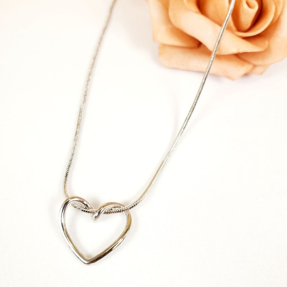 Brand New Simple Silver Heart Necklace